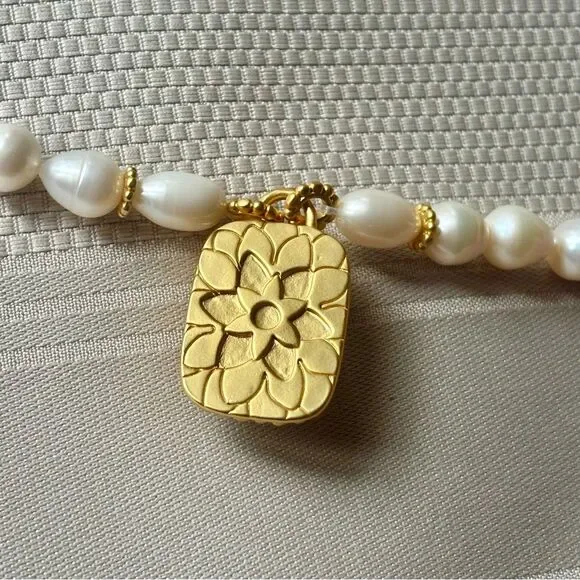 Brand New. $425 Julie Vos Pearl Necklace